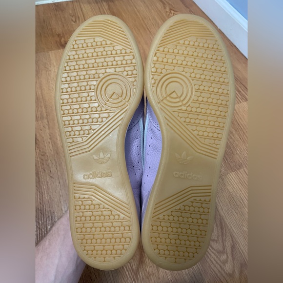 Size 10.5 Women’s Adidas shoes - Picture 5 of 8